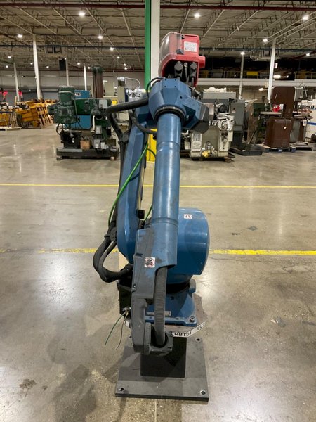 FANUC ARC MATE 120ID/12L ARC  W R30IB CONTROLLER + FRONIUS TPS 400I WELDER