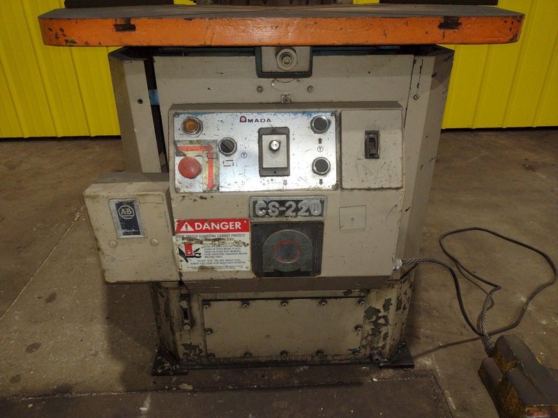 8-5/8&quot; X 8-5/8&quot; X 1/8&quot; AMADA MODEL CS-220 HYDRAULIC NOTCHER: STOCK #12212