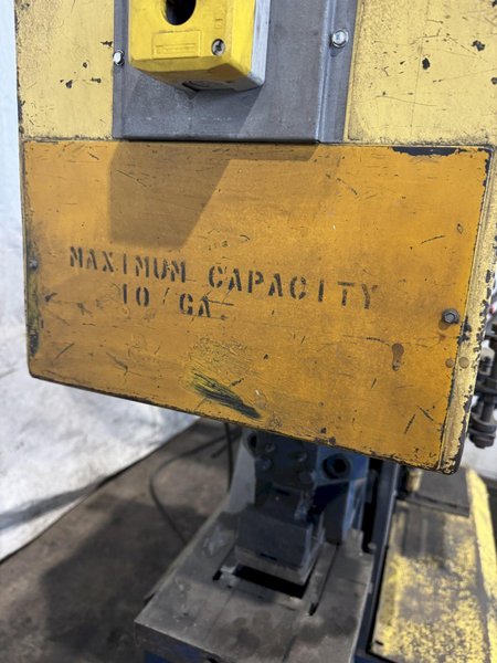 40 TON IRONCRAFTER MODEL 41-41 HYDRAULIC IRONWORKER. STOCK # 0559025.