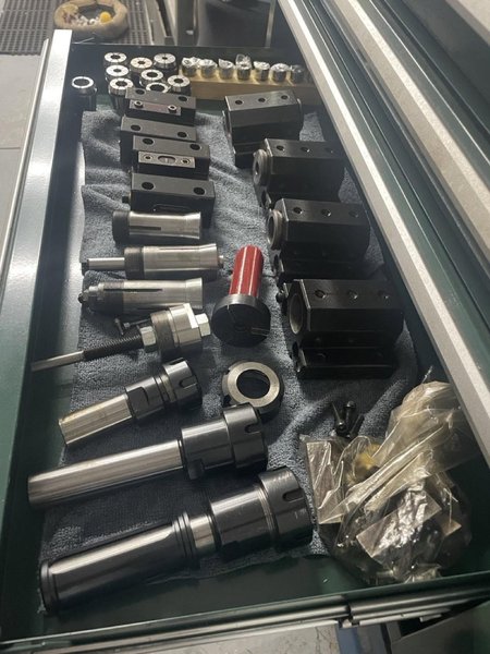 Hardinge Conquest T42 CNC Turret Lathe, 1997 – Live tooling, Chip Conveyor, LNS Bar Feeder