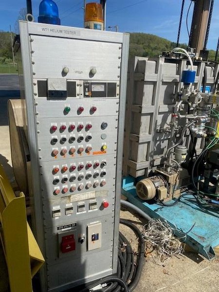 ULVAC ALT-21 Helium Leak Detector – 2000 – Industrial Vacuum Leak Detection System