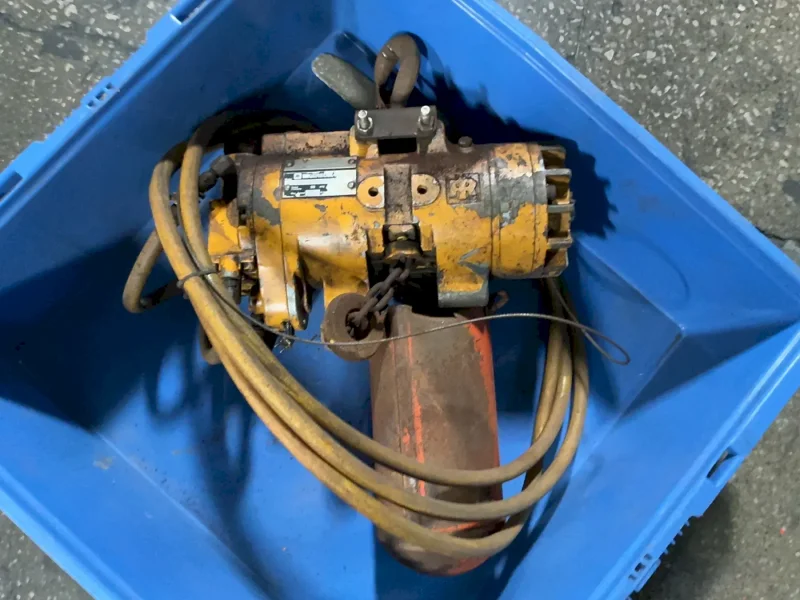 INGERSOLL-RAND 1/2 TON HOIST  -  ML500KS-2C10-CSU