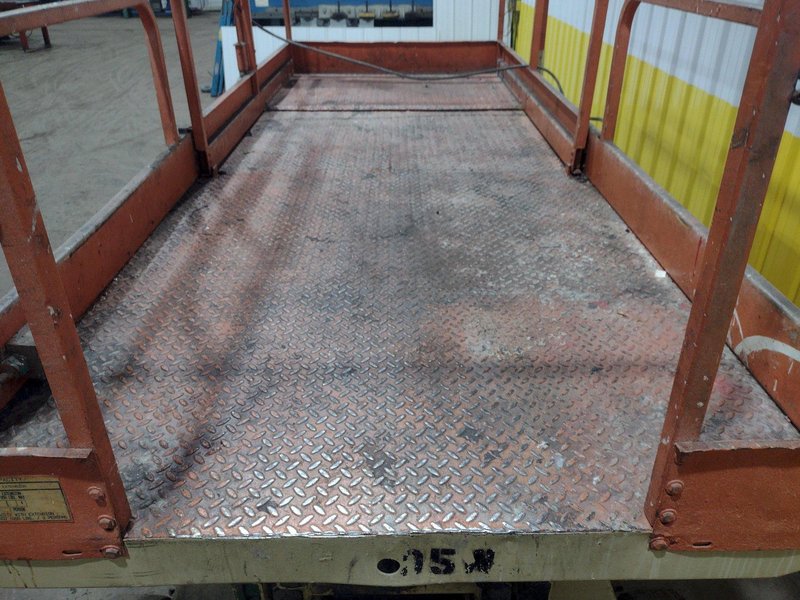 28' JLG MODEL #2658-E SCISSOR MAN LIFT 1,000 LB CAPACITY: STOCK #19394