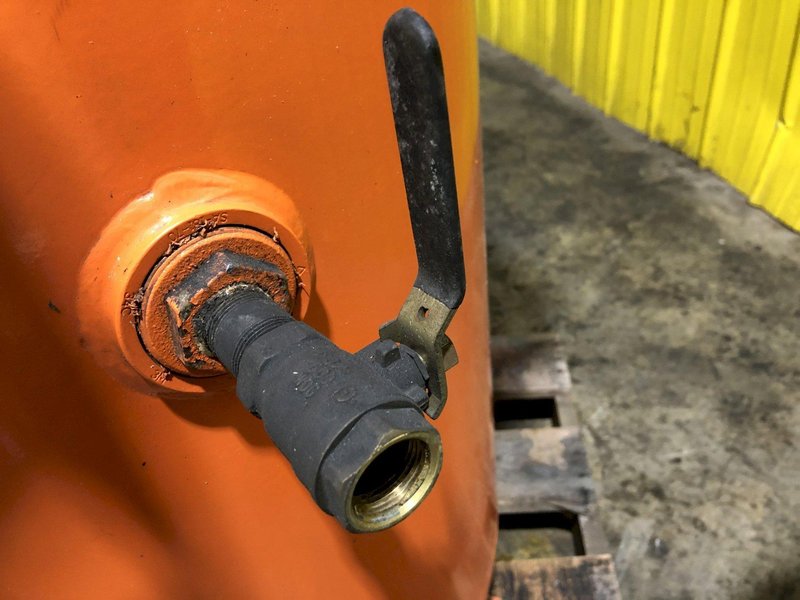 7.5 HP DEVAIR MODEL #TASV-5052-S 175 PSI VERTICAL AIR COMPRESSOR WITH AIR TAK 20 SCFM AIR DRYER: STOCK 16096