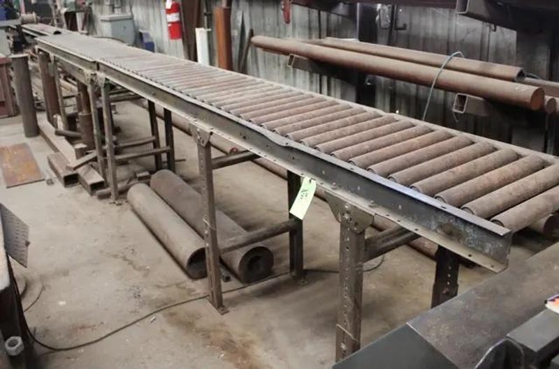 18" X 22" MARVEL MODEL #SERIES 8 MARK-III VERTICAL BANDSAW: YOBRO #25798