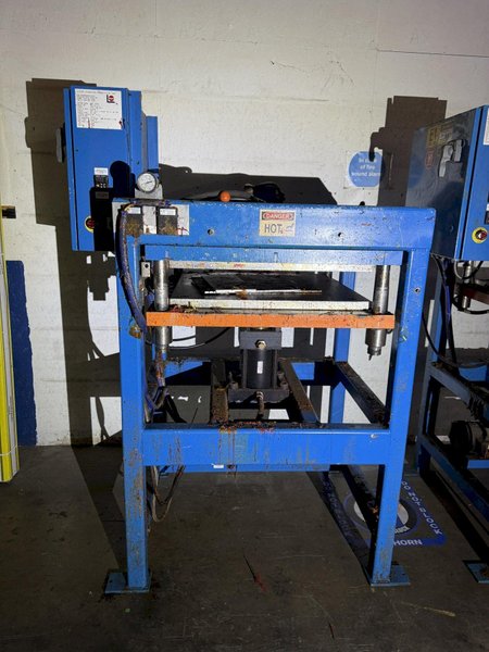 3,000 PSI LEADER ENGINEERING FABRICATION HEAT PRESS. STOCK #0431926
