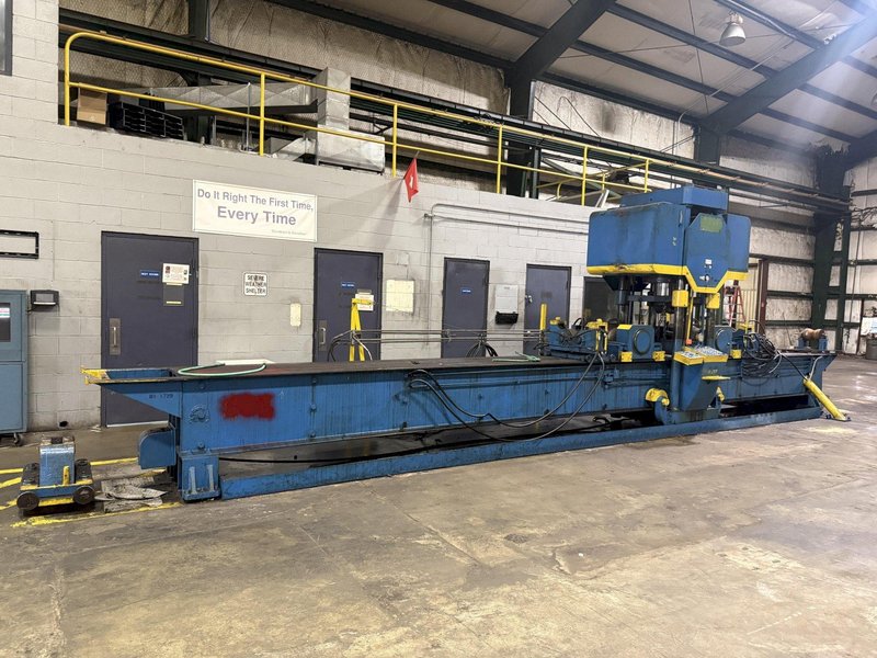 400 TON X 30' DRILCO TRAVELING HEAD HYDRAULIC STRAIGHTENING PRESS: YOBRO #25135