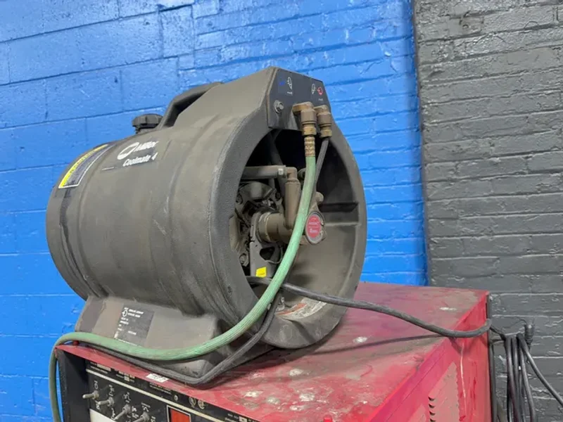 LINCOLN 350 AMP WELDER  -  SQUAREWAVE TIG-355