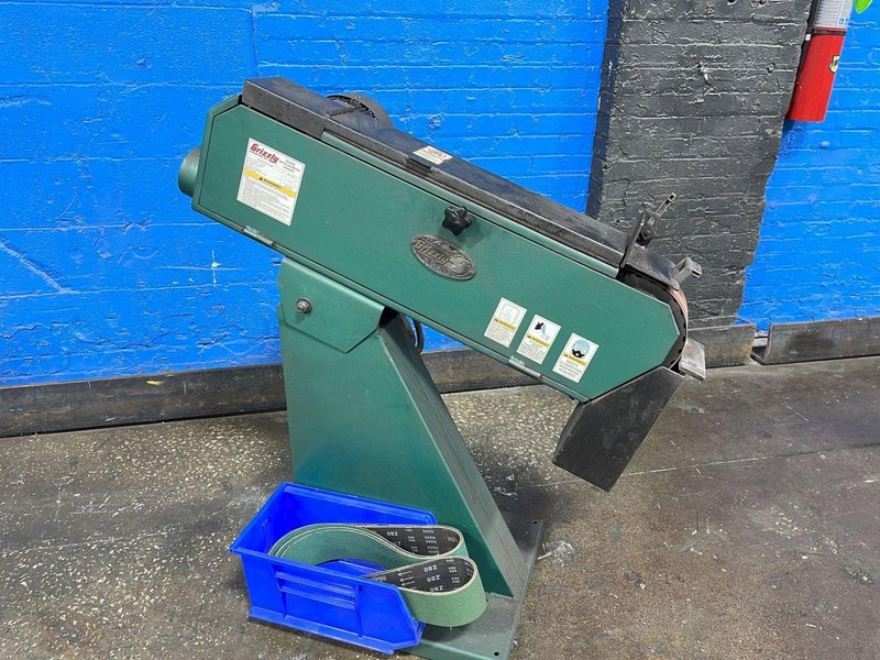 GRIZZLY INDUSTRIAL INC 3” X 79” METALWORKING SANDER  -  G0489