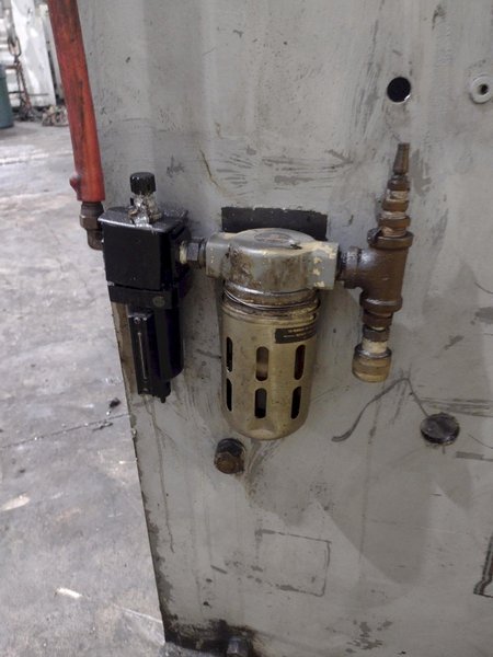 40" WIDE  ROWE B-40 POWERED STRAIGHTENER. STOCK # 0218626