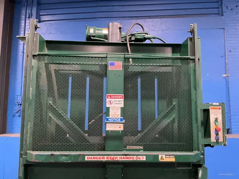 MARATHON 30”X60”X35” VERTICAL BALER  -  V-6030 04