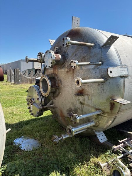 6,000 Gallon Roben Mfg 304 Stainless Steel Jacketed Reactor, 2015 – 100 PSI, Half-Pipe Coil