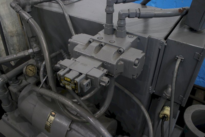 6" X 6" X 1/2"  WHITNEY HYDRAULIC ANGLE SHEAR: STOCK #63730