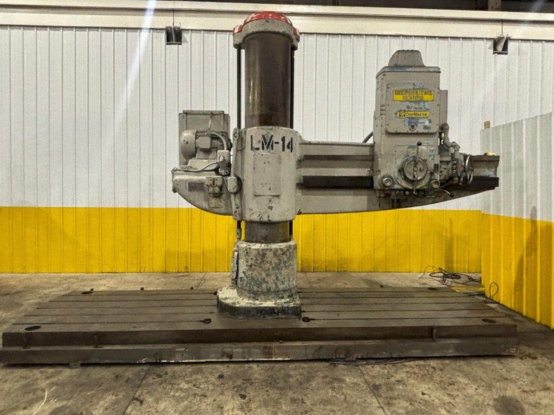 8&#039; ARM x 19&quot; GIDDINGS &amp; LEWIS MODEL #956-CHIPMASTER RADIAL ARM DRILL ON 360° T-SLOTTED BASE: STOCK #23539