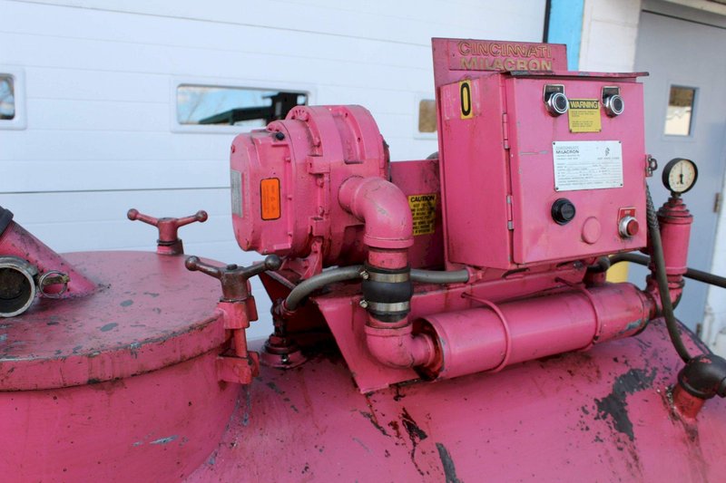 250 GALLON  CINCINNATI MILACRON SUMP SUCKER: STOCK #71714