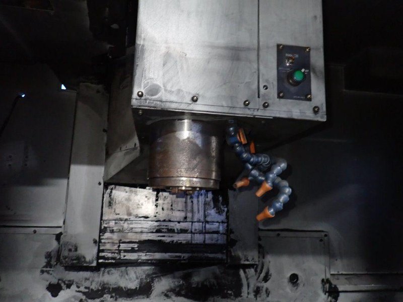 HYUNDAI WIA CORPORATION 25 1/2" X 63" CNC VMC  -  VX650/40
