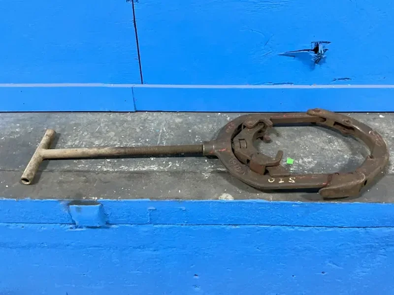 REED MANUFACTURING 8.5” X 12.5” TUBE BENDER   -  H 8