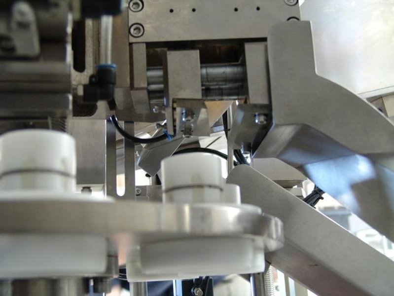 Rigao RGNF-30B Automatic Tube Filler and Sealer, 2008