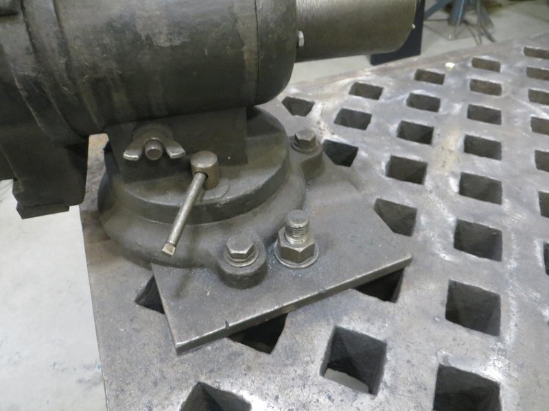 Heavy Duty Bench Vise 6&quot;- Auction Item