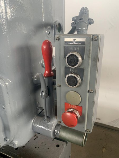 4&#039; X 9&quot; CINCINNATI-BICKFORD RADIAL ARM DRILL.STOCK # 0311023