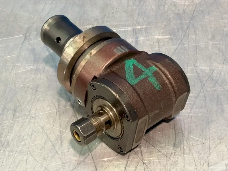 RIGHT ANGLE TOOL HOLDER