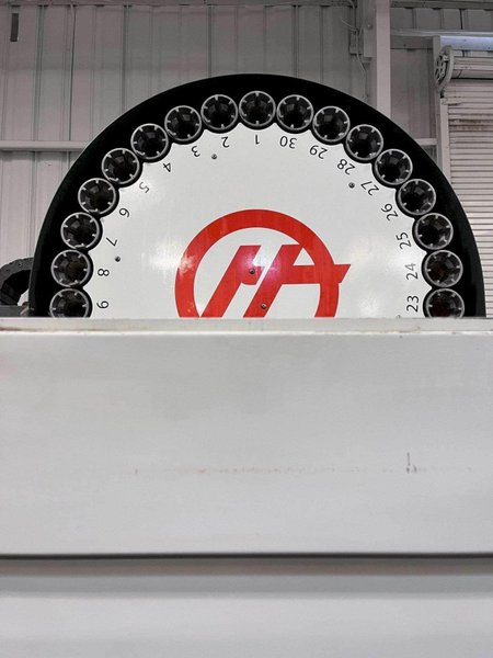 Haas VF-5/50 CNC Vertical Machining Center – 50 Taper Mill