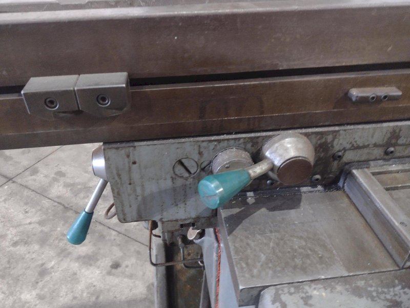#205 K&amp;T MILWAUKEE KEARNEY AND TRECKER MODEL #205 S-12 HORIZONTAL MILL WITH TOOLMAKERS VERTICAL HEAD: STOCK #22495