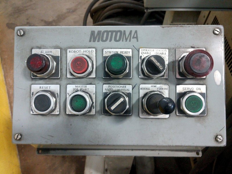 6 AXIS MOTOMAN MODEL SK16-6 ROBOT WELDING CELL WITH MILLER AUTO DELTAWELD 452 WELDER: STOCK #13838