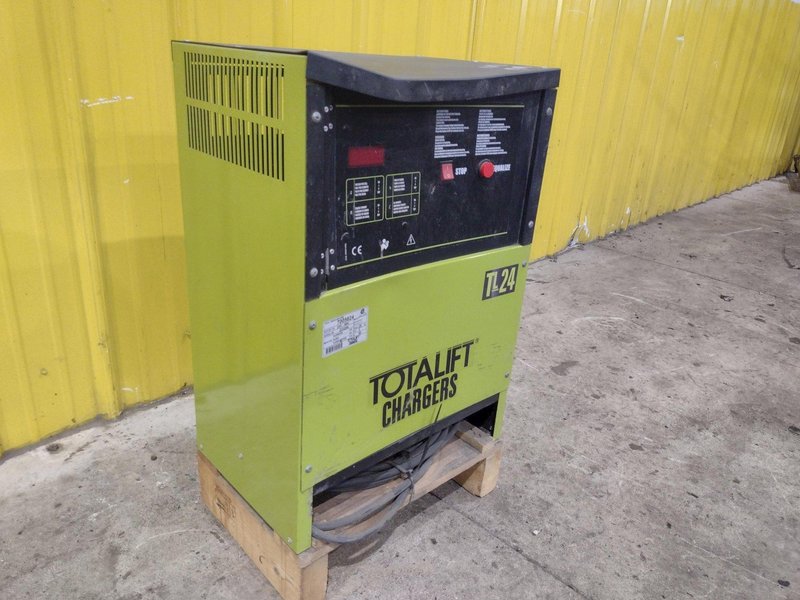2 KVA TOTAL LIFT MODEL #TL24 BATTERY CHARGER: YOBRO #25698