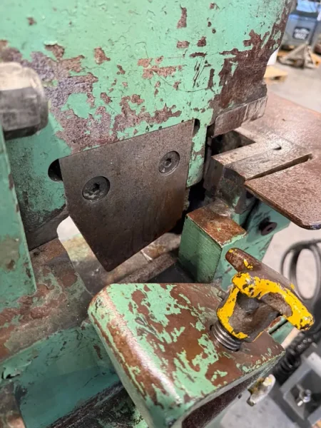 METAL MUNCHER MM61E18  49 Ton Ironworker USA #8135