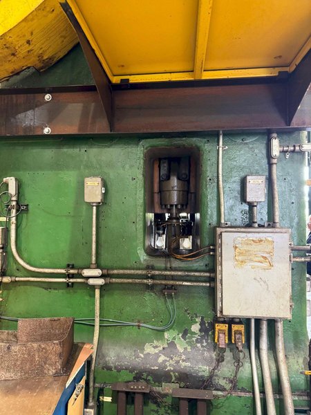 4000 TON BLISS NO. 33 KNUCKLE JOINT PRESS. STOCK # 0682824