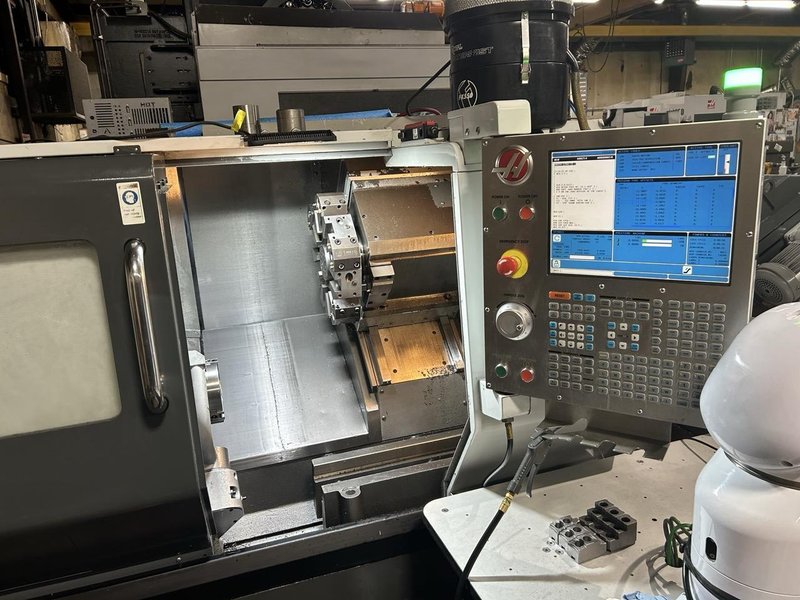 Haas ST-10 CNC Lathe, 2013 – Tool Presetter, Chip Auger