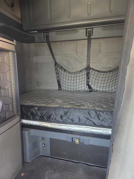 Freightliner Cascadia, 2016