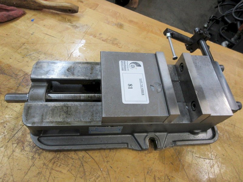 Kurt D675 6&quot; Machine Vise with Hard Jaws and Back Stop- Auction Item