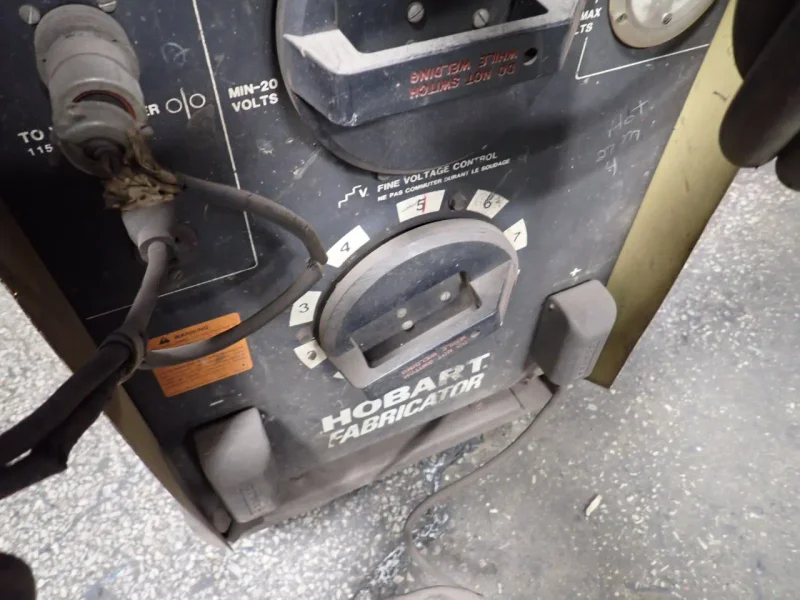 HOBART WELDER  -  FABRICATOR