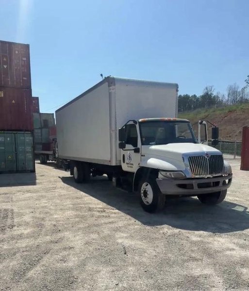 International MV607 Box Truck, 2020 – Cummins B6.7 Diesel, Allison Automatic, 26′ Dry Van, Liftgate, GVWR 25,999
