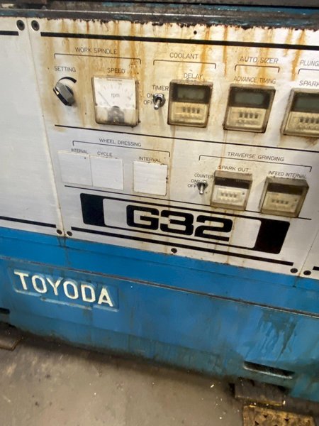 12&quot; x 39.4&quot; Toyoda Model GUP-32x100 II,Universal cylindrical grinder,Hyd, Plunge, Tarry,Coolant ,with swing down I.D. Attatch,