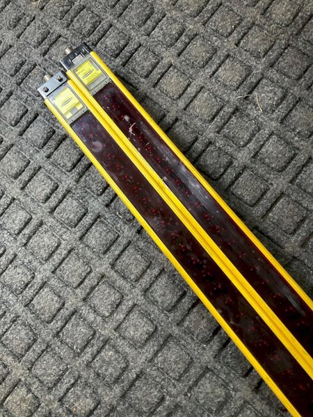 BANNER SLSCR30‑1500Q8 + SLSCE30‑1500Q8 Safety Light Curtain USED