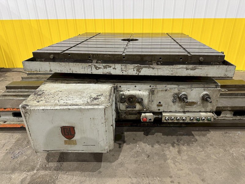 72" X 72" GIDDINGS &amp; LEWIS (G&amp;L) T-SLOTTED POWERED ROTARY TABLE W/ 72" POWERED INFEED SLIDE: STOCK #19731
