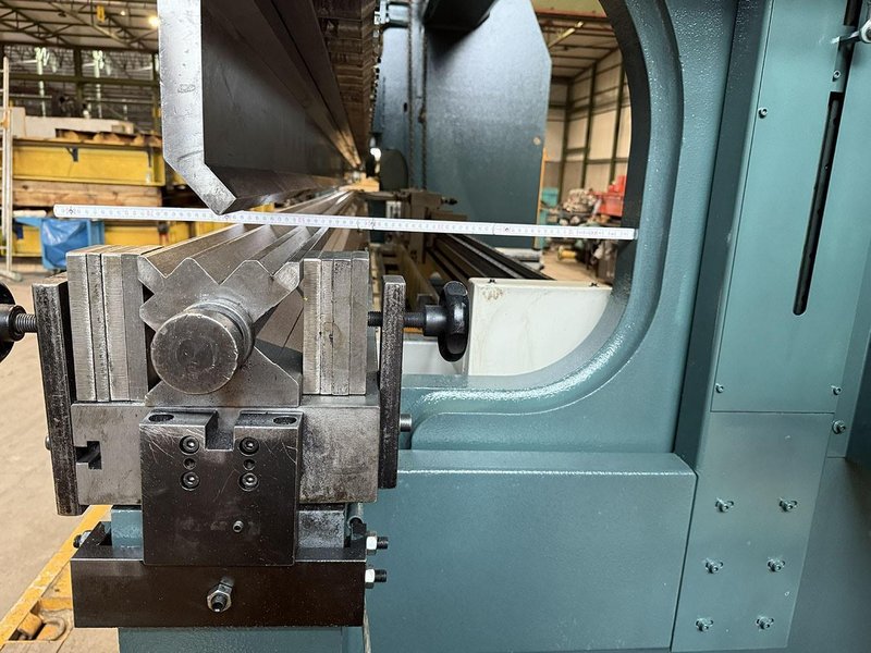 Haco ERM - 320 ton x 6100 mm CNC