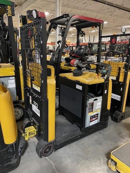 Yale  MO50T,Price:  $11,990,Type:  Class 3 - Motorized Hand,Year: 2020