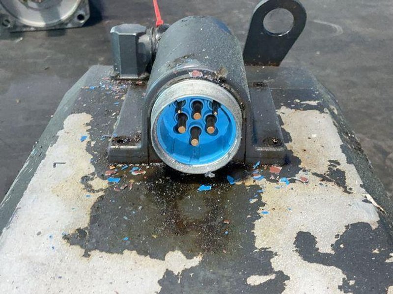SIEMENS 2000RPM SERVO MOTOR  -  1FT6105-1AC71-4AG1