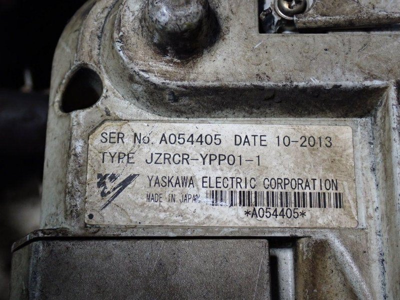 YASKAWA MOTOMAN ROBOT   -  MH6