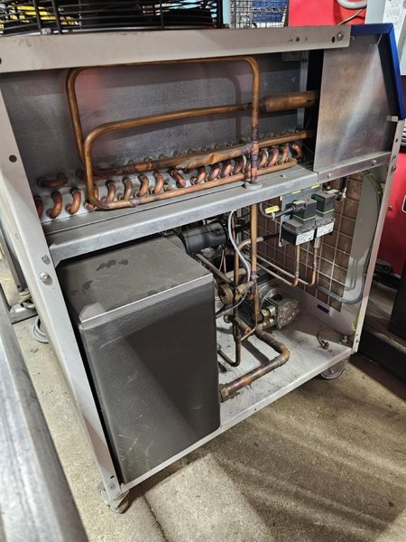 FANUC R-2000iB/210F Robot, 2015 – Milco Spot Weld Gun, Integrated Tolomatic IMA33 Servo, Reidel Chiller