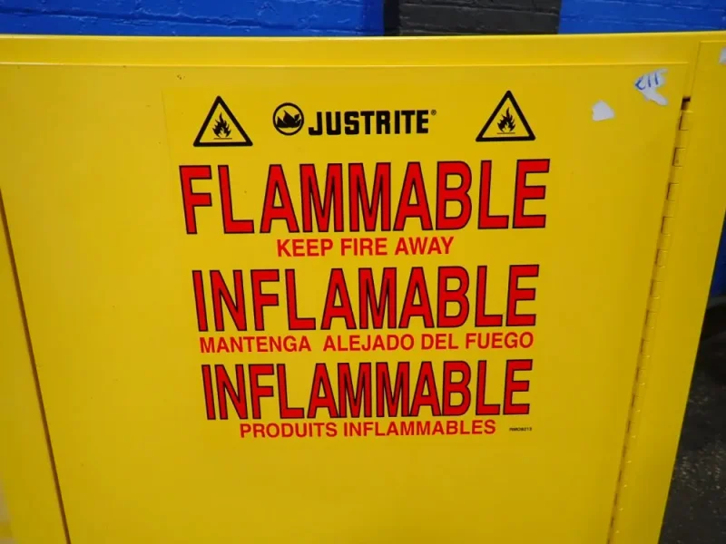 JUSTRITE 30 GAL FLAMMABLE LIQUID STORAGE CABINET