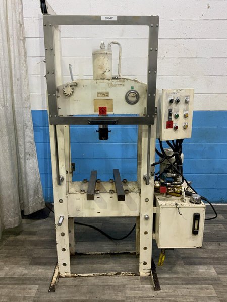 30 TON SEACREST HYDRAULIC H FRAME PRESS: STOCK #74182