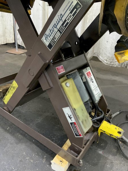 2,500 LB AUTOQUIP SERIES 35 HYDRAULIC LIFT TABLE: STOCK #81279