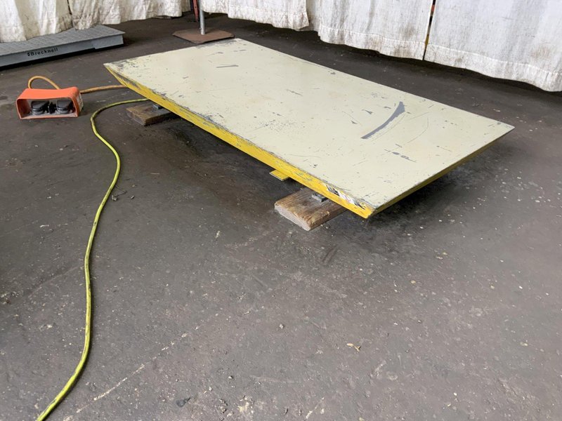 2000 LB 72"X 36" SOUTHWORTH HYDRAULIC SCISSOR LIFT TABLE : STOCK #81182