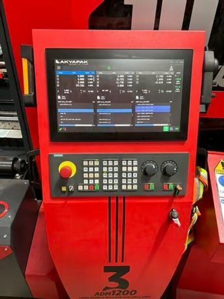 Akyapak 3ADM 1200 3-Spindle 10-Axis CNC Drilling Line, 2025 – 51″ x 23″ AST1300 Double Miter Bandsaw, Chip Conveyor, Transfer Tables