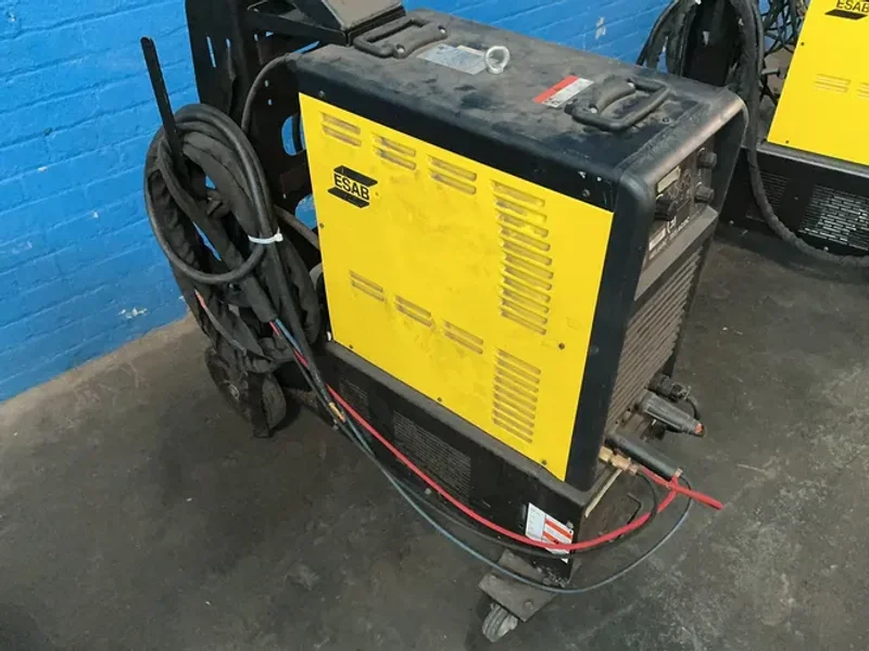 Esab 350 Amp Welder - Heliarc 353i Ac-dc